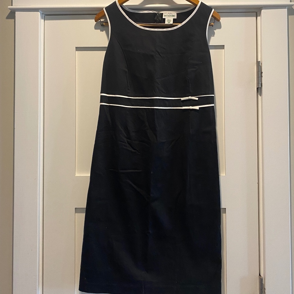 Maternity dress, two small decorative bows on front, midi length